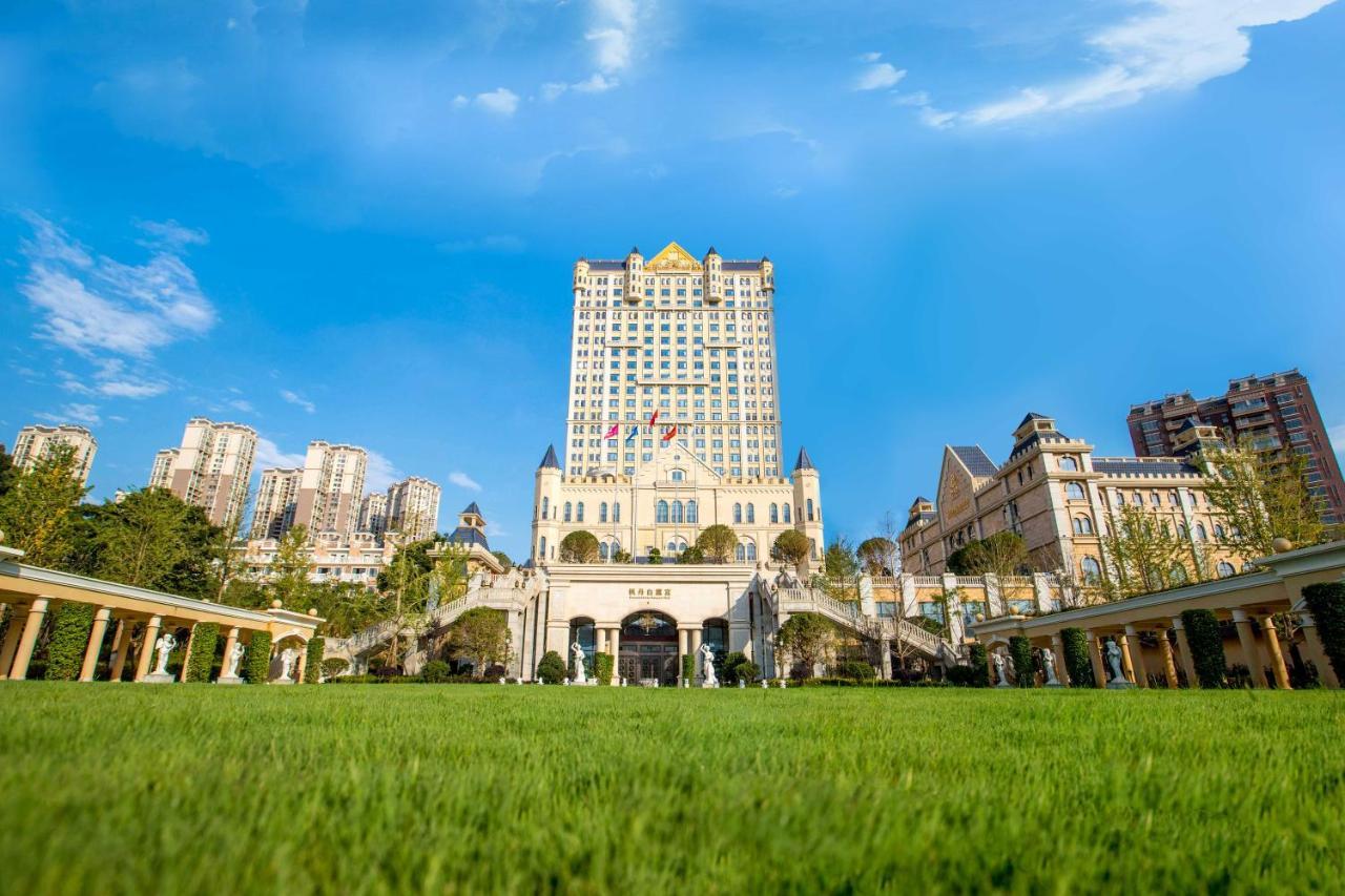 Hotel Wyndham Grand Kunming East Exterior foto
