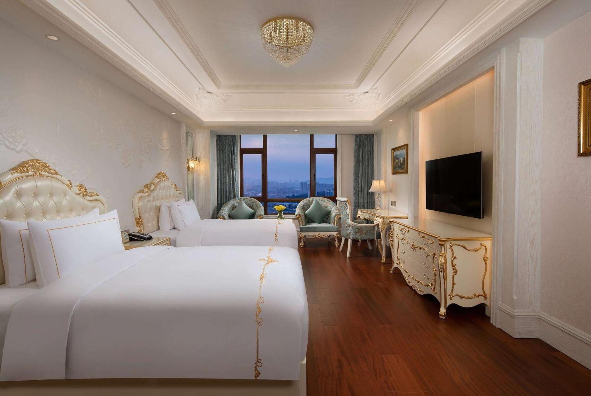 Hotel Wyndham Grand Kunming East Exterior foto